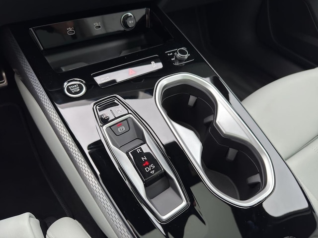 Audi A6 Avant Quattro S-Tronic