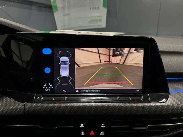 Volkswagen Golf 1.5 eTSI DSG IQ.Drive R-Line