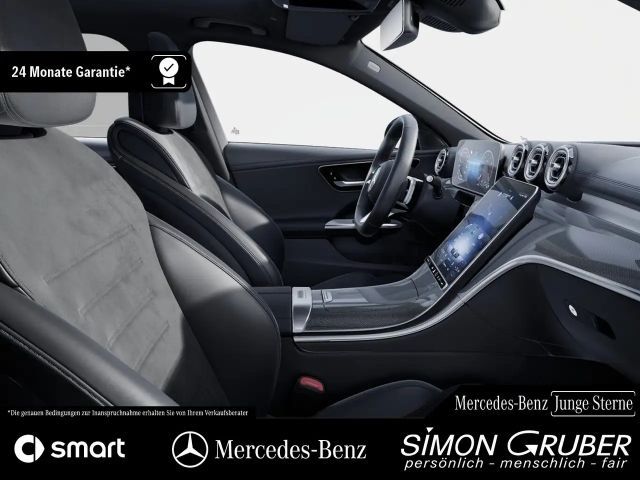 Mercedes-Benz C 200 4MATIC AMG Line Sedan