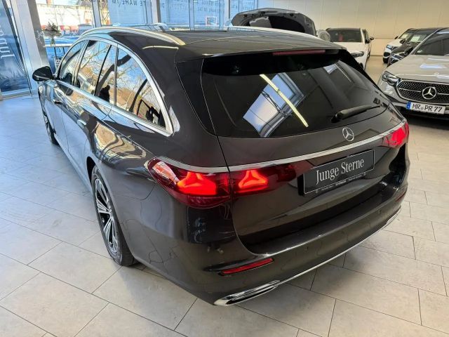 Mercedes-Benz E 220 AVANTGARDE E 220 d Estate