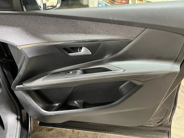 Peugeot 3008 EAT8 Hybrid