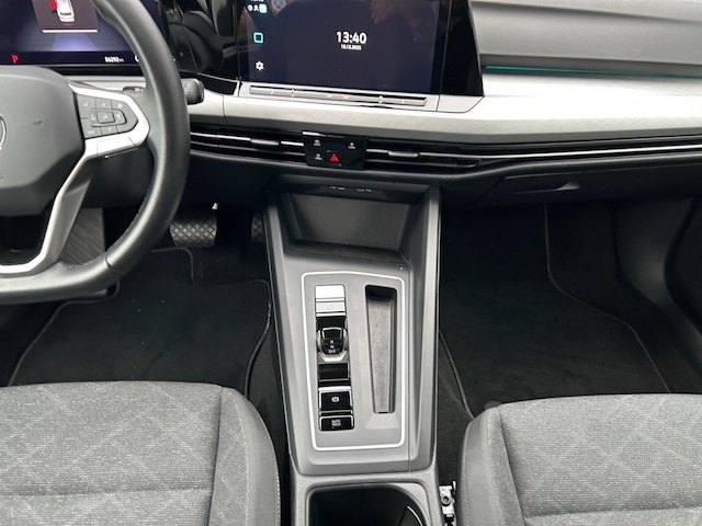 Volkswagen Golf 1.5 eTSI DSG Life Variant