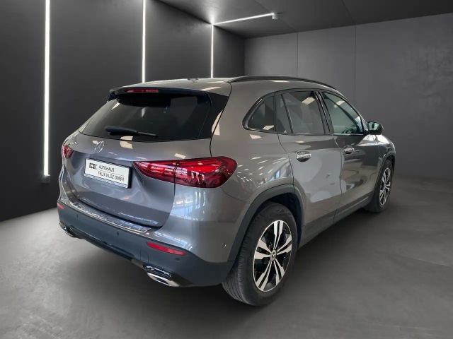 Mercedes-Benz GLA 250 4MATIC Progressive