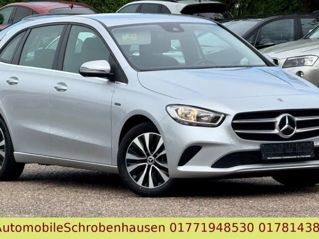 Mercedes-Benz B 250 B 250 e Sedan