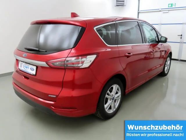 Ford S-Max Titanium