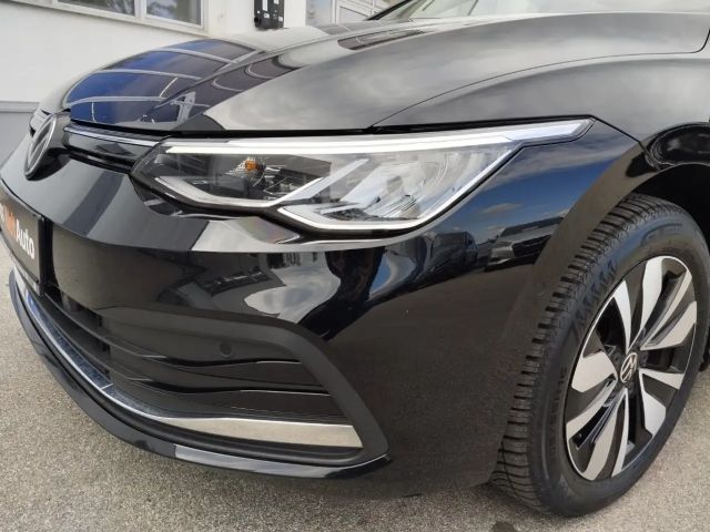 Volkswagen Golf Life Variant