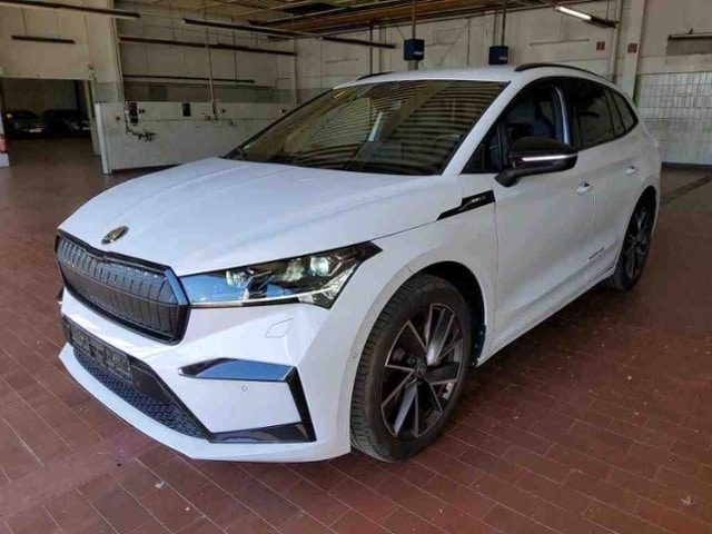 Skoda Enyaq iV 62 kWh +LED +AHK +RKAM +ACC +LM +SHZ +