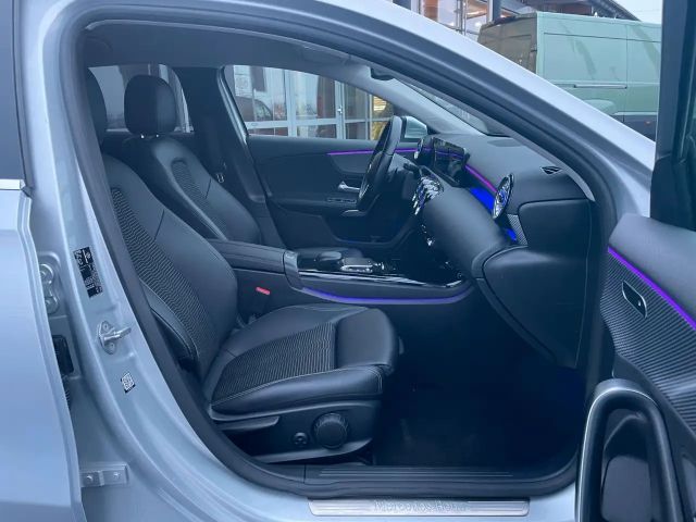 Mercedes-Benz A 180 Hatchback Progressive