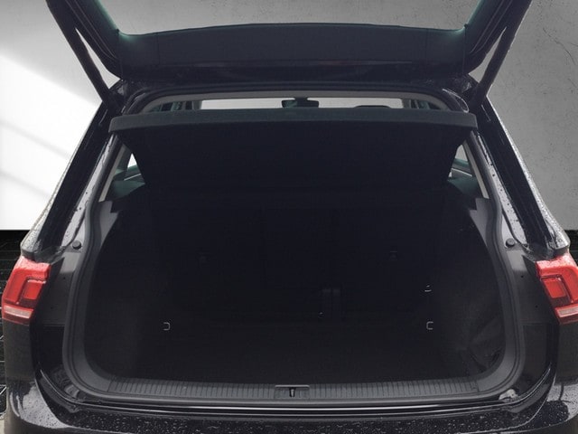 Volkswagen Tiguan Tiguan Active LED Navi ACC RFK SH LM