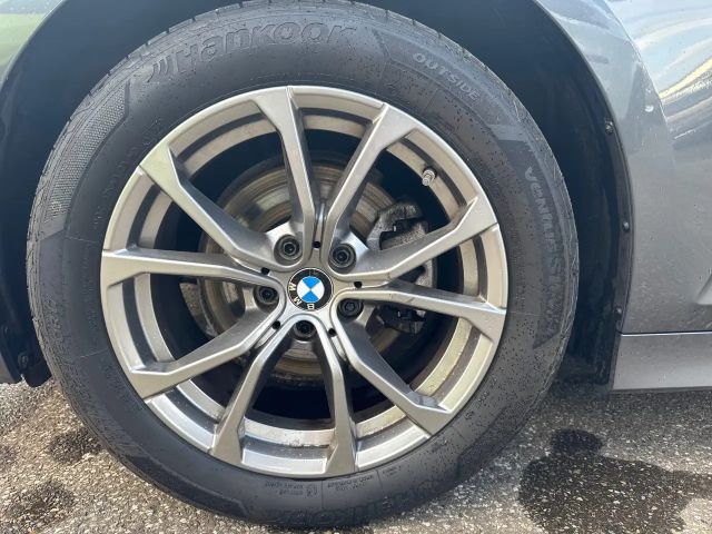 BMW 320 320d Sport Line xDrive