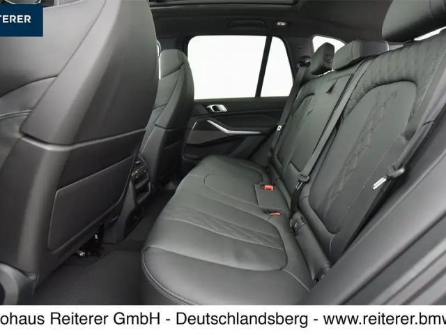 BMW X5 M50i xDrive