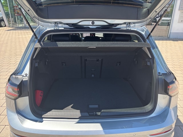 Volkswagen Golf 1.5 eTSI DSG Golf VIII IQ.Drive