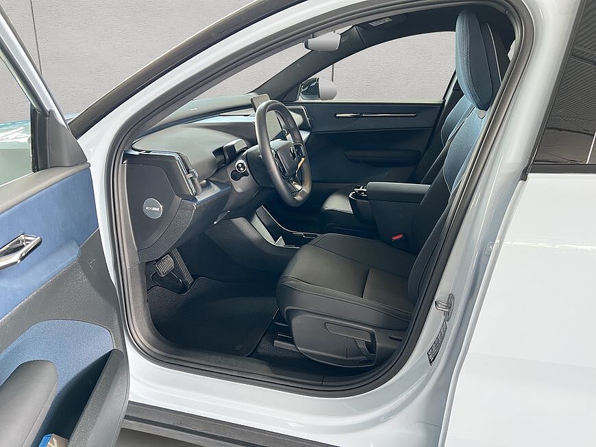 Volvo EX30 