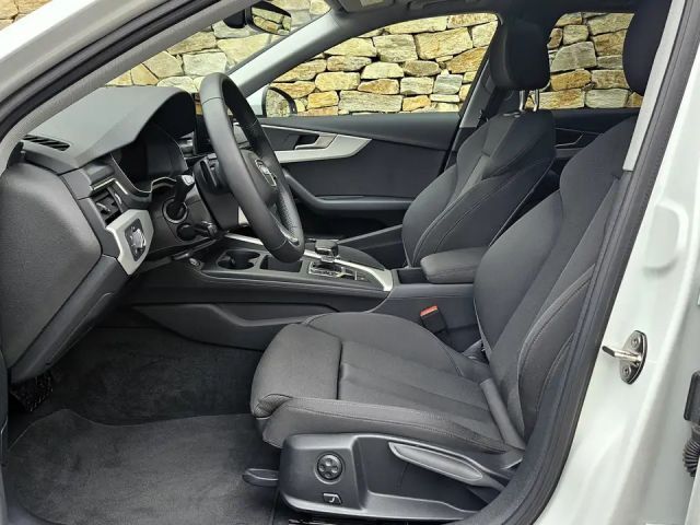 Audi A4 40 TDI Avant S-Line