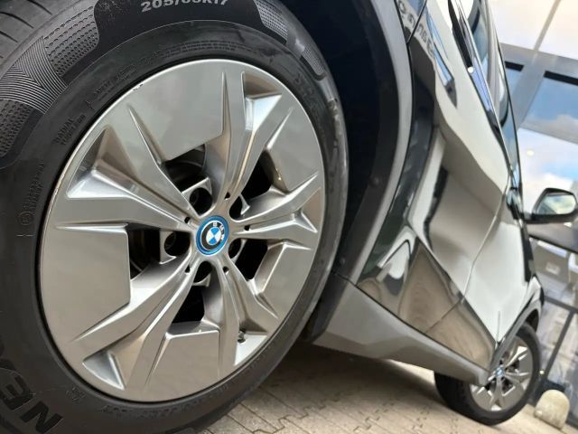 BMW iX1 xDrive30
