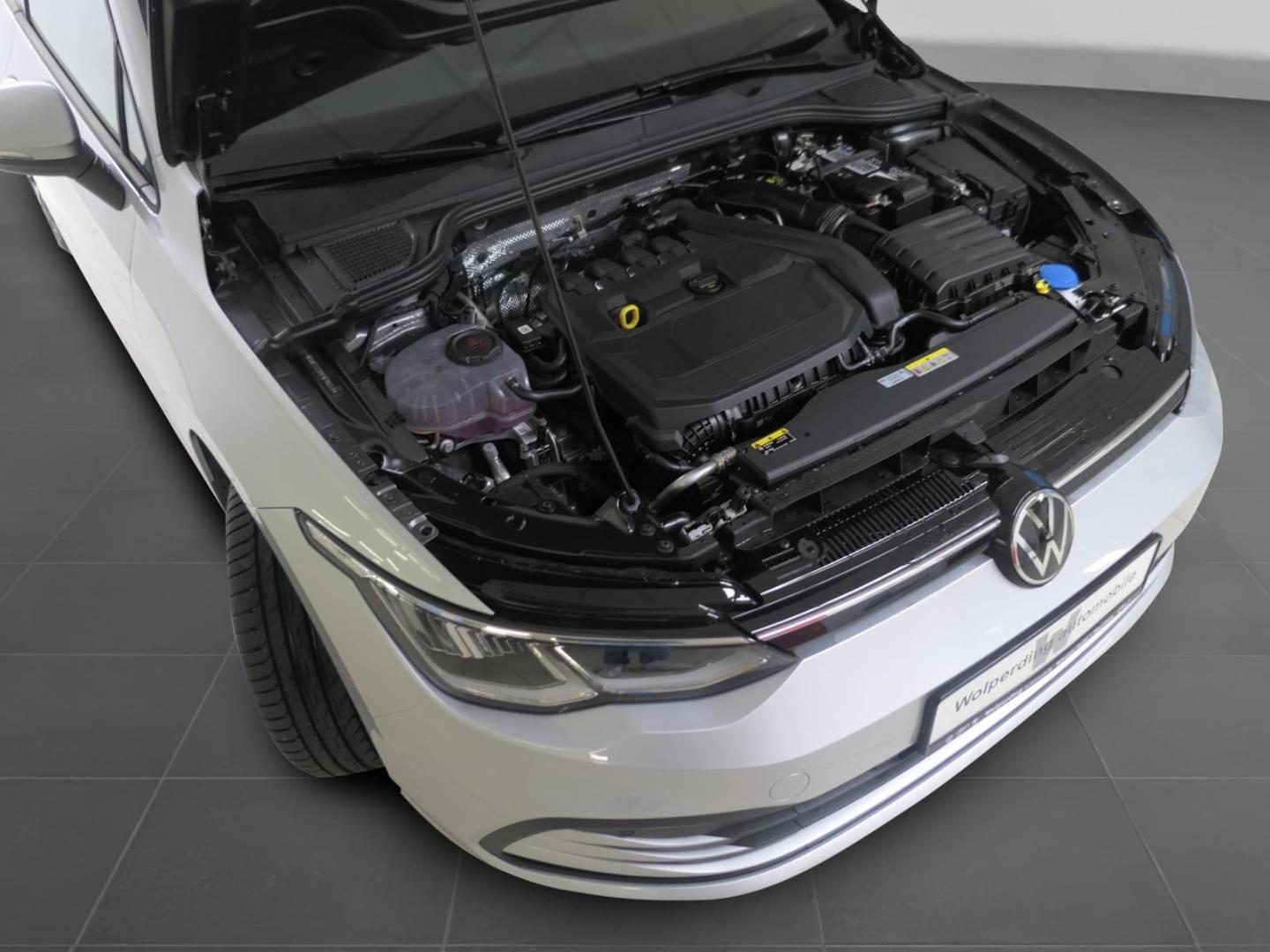 Volkswagen Golf 1.5 eTSI DSG Golf VIII Life