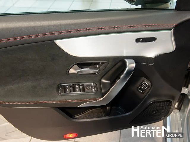 Mercedes-Benz CLA 200 AMG Line Coupé