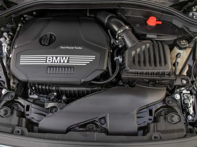 BMW 118 118i M-Sport Sedan