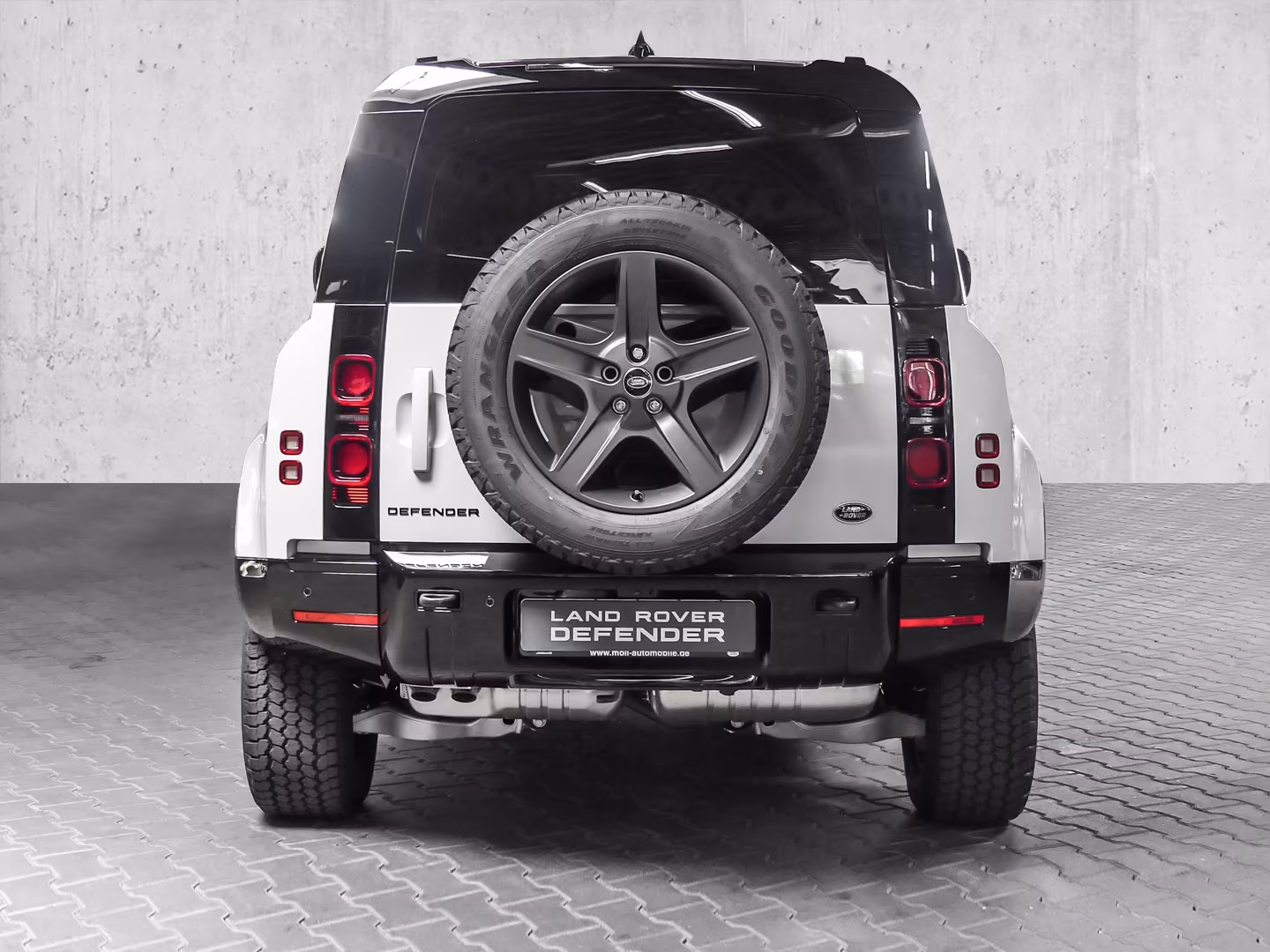 Land Rover Defender 90 D200 Dynamic SE