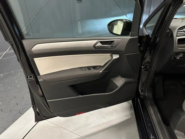 Volkswagen Touran 1.5 TSI DSG Family