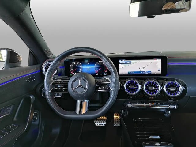 Mercedes-Benz CLA 180 AMG Line Coupé