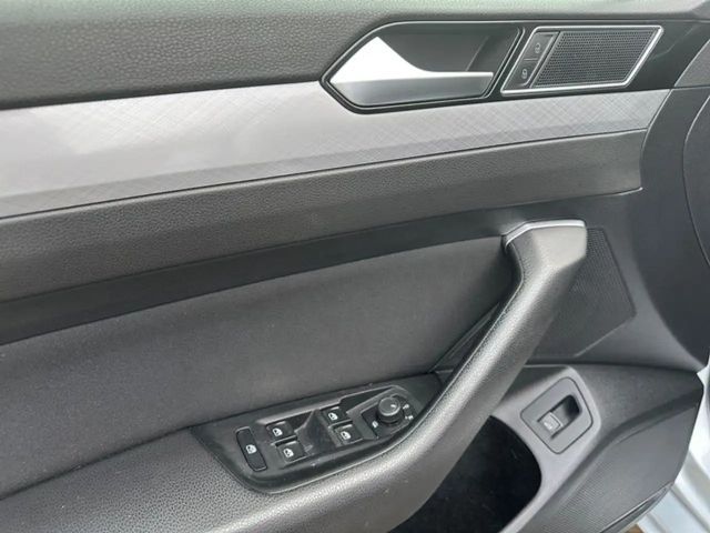 Volkswagen Passat Business Variant