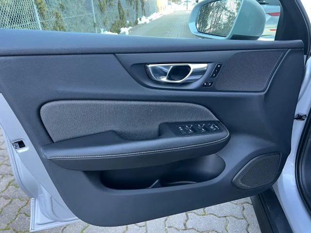 Volvo V60 Cross Country AWD Plus