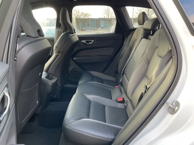 Volvo XC60 Dark Plus