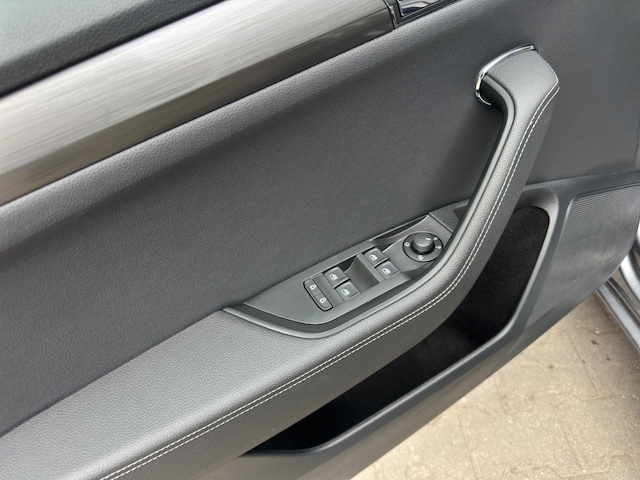 Skoda Superb 2.0 TDI Combi Style Style