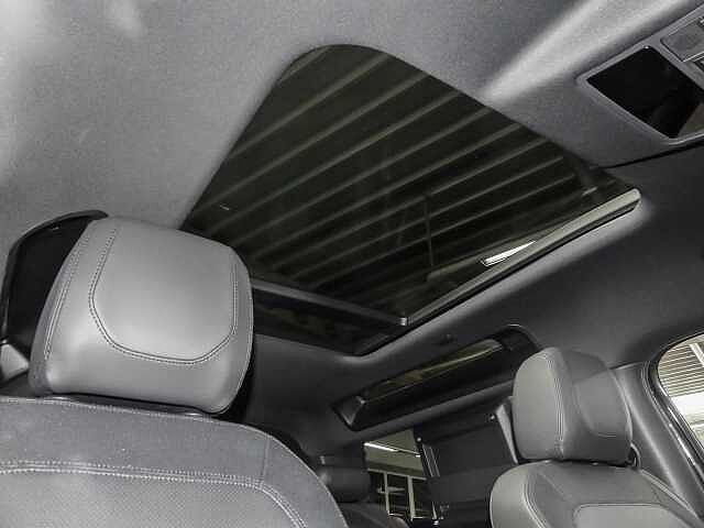 Land Rover Defender 90 Dynamic SE