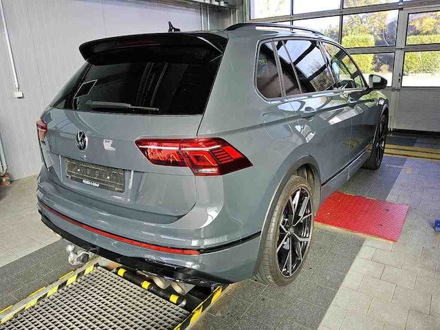 Volkswagen Tiguan R-Performance Akrapovice