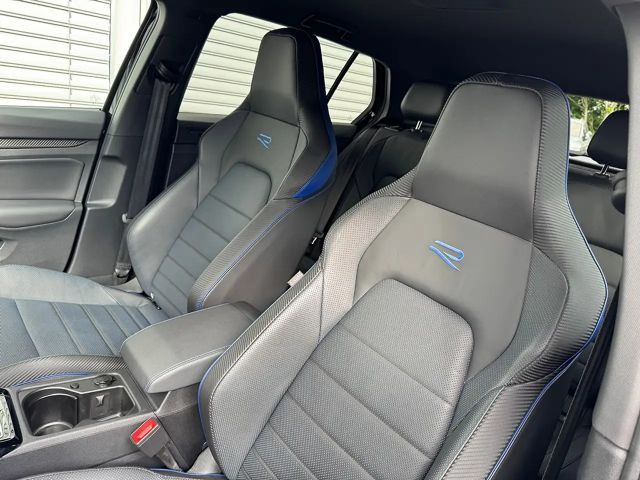 Volkswagen Golf 2.0 TSI Golf VIII