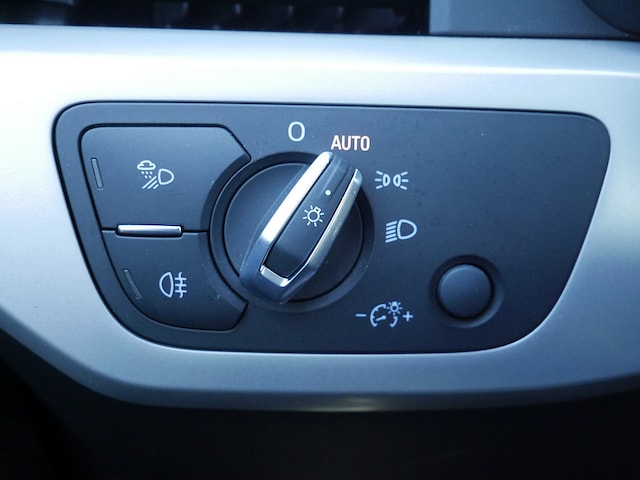 Audi A4 40 TFSI Avant S-Tronic