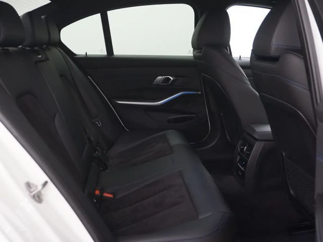 BMW 320 320e M-Sport Sedan