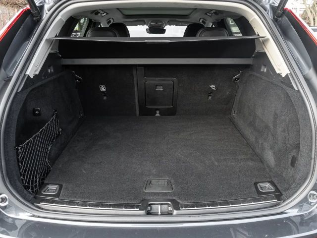 Volvo XC60 AWD Dark Plus T6