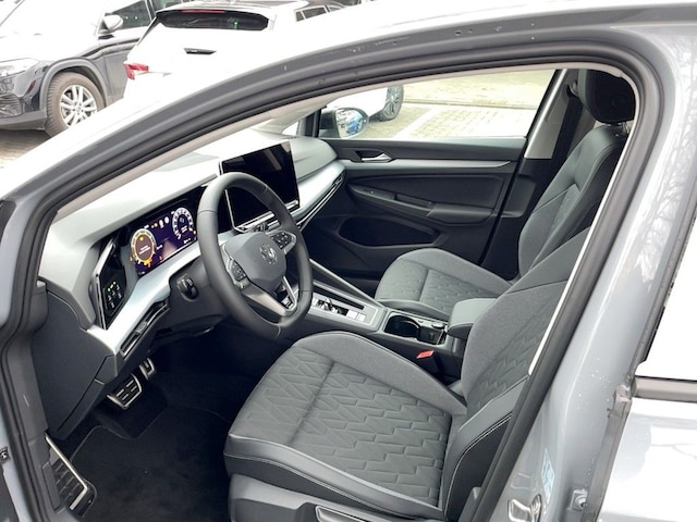 Volkswagen Golf 1.5 eTSI DSG