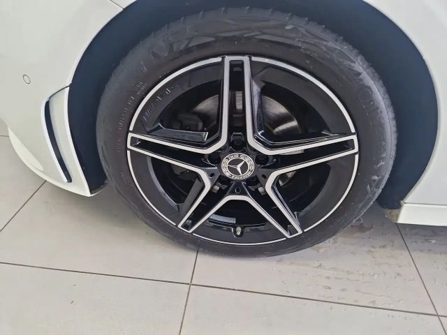 Mercedes-Benz CLA 200 AMG Line Coupé