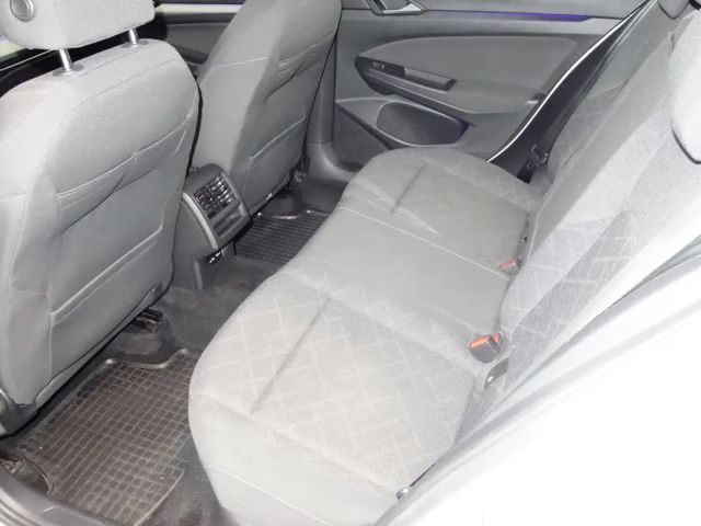 Volkswagen Golf Life Variant