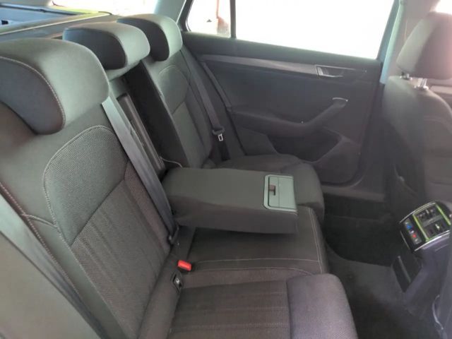 Skoda Superb 2.0 TSI Combi Style Style