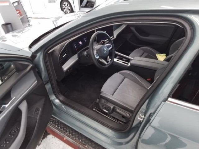 Volkswagen Passat 1.5 eTSI Business DSG Variant