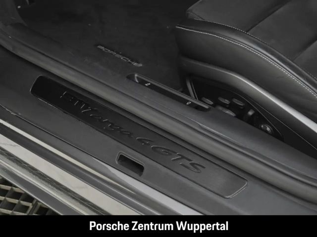 Porsche 992 4 Coupé GTS Targa