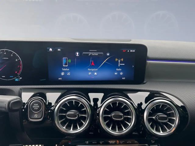 Mercedes-Benz A 200 AMG Line