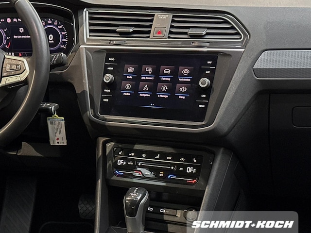 Volkswagen Tiguan Tiguan AHK schwenkb. Navi Lane Assist Sitzhzg.