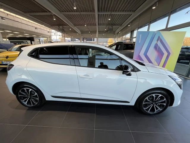 Renault Clio E-Tech Hybrid Techno