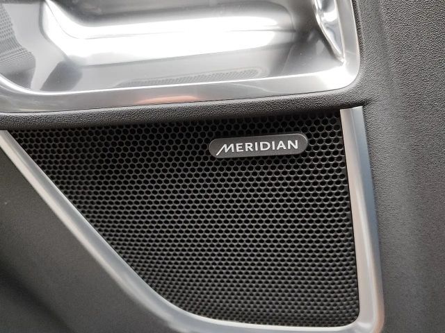 Jaguar E-Pace AWD P300e R-Dynamic SE