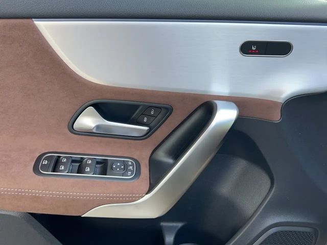 Mercedes-Benz A 200 AMG Line Hatchback