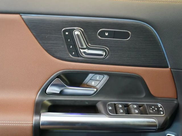 Mercedes-Benz GLA 200 GLA 200 d Progressive