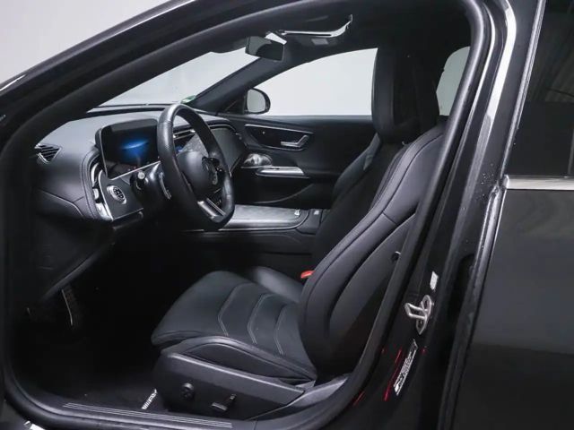 Mercedes-Benz E 200 AMG Line Sedan