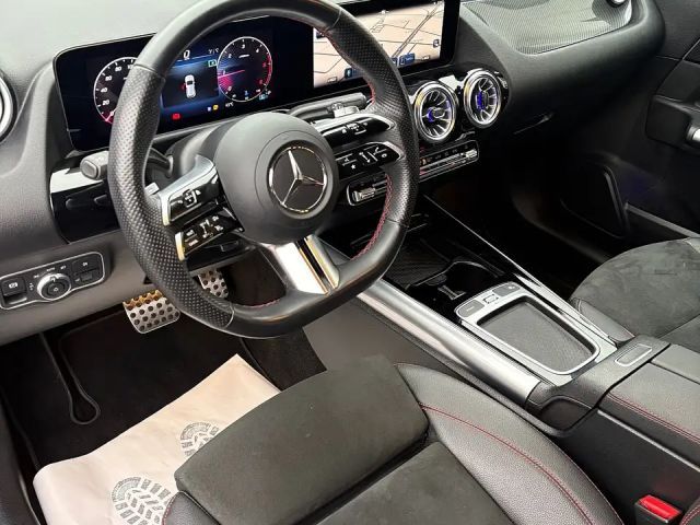 Mercedes-Benz GLA 200 AMG Line GLA 200 d