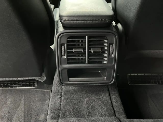 Porsche Taycan Sitzbel. 22KW Onboard,Sportsound